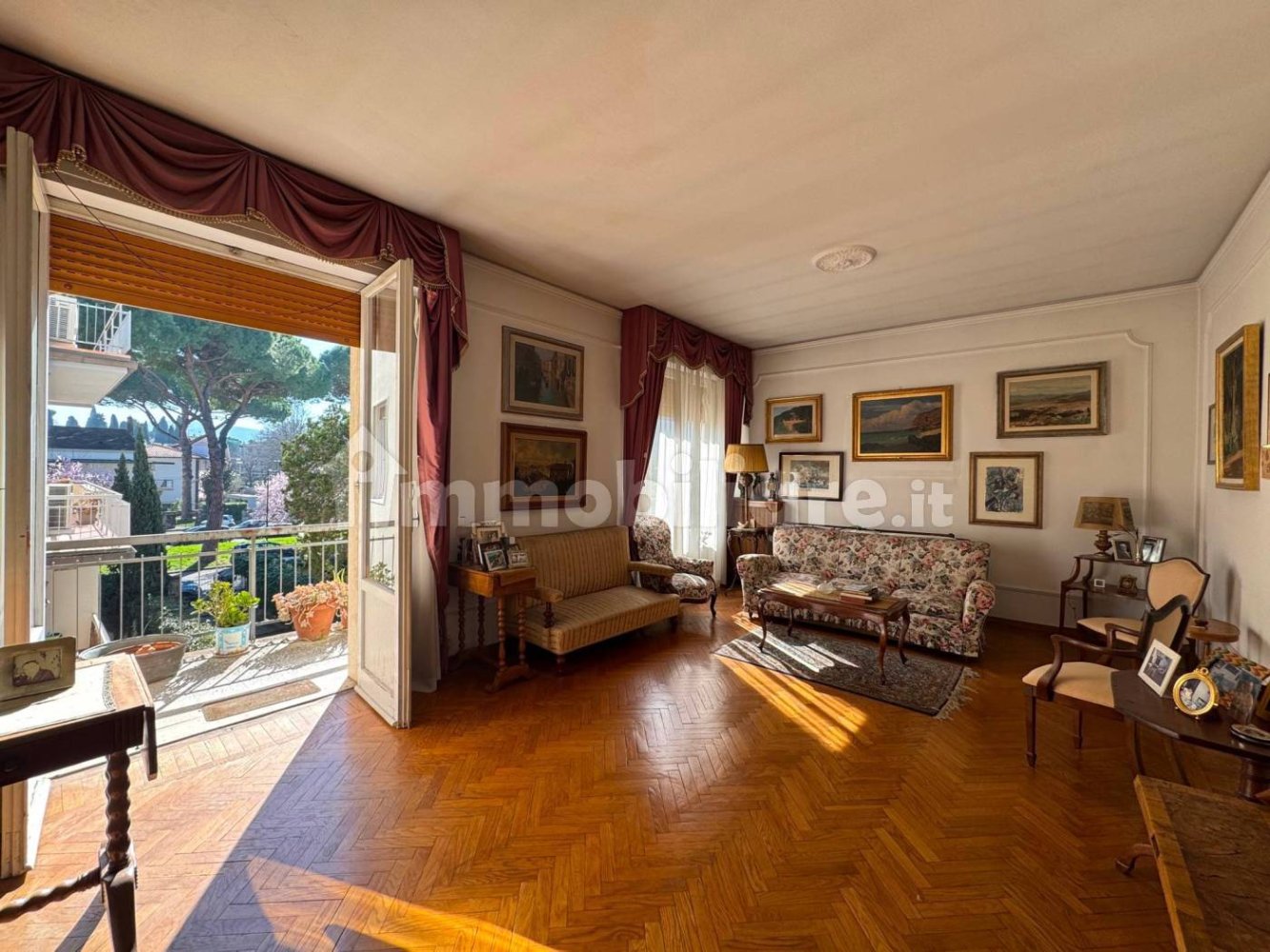 2 bedrooms Apartment in Florence, Italy No. 52073