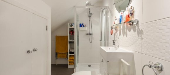 4 bedrooms House in Torquay, United Kingdom No. 13620 4