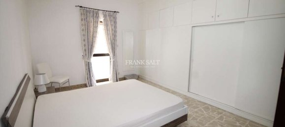 3 bedrooms Apartment in Sliema, Malta No. 3810 25