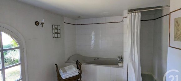 6 bedrooms House in Jargeau, France No. 93678 14