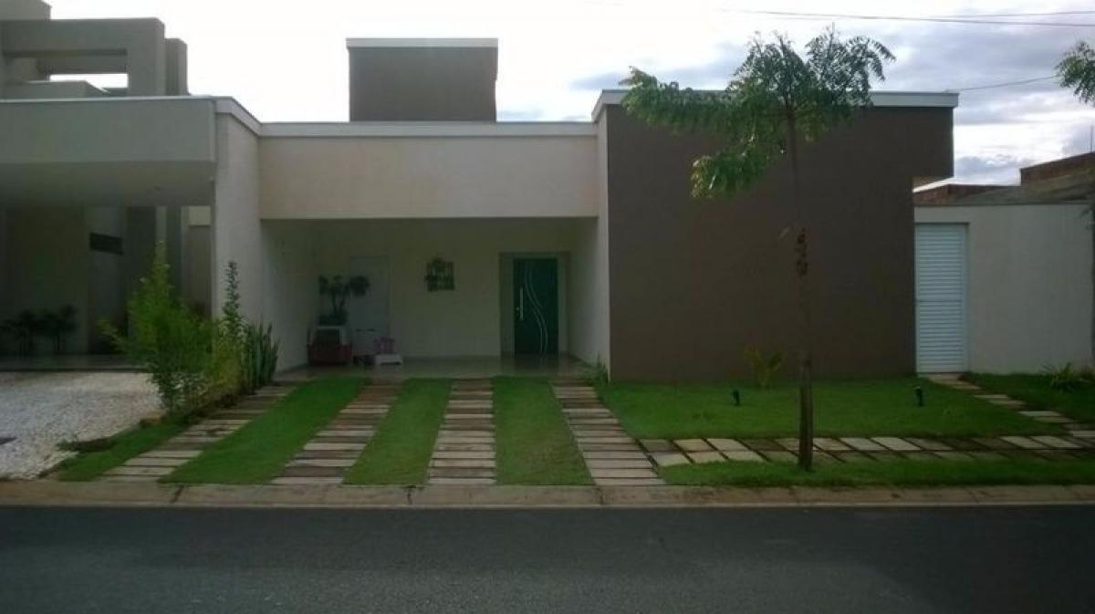 Casa de 3 dormitorios en Sao Paulo, Brazil No. 503714