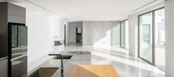 5 bedrooms Villa in Pegeia, Cyprus No. 22147 3