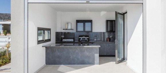 5 bedrooms Villa in Pegeia, Cyprus No. 22147 4