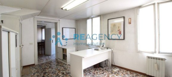 248m² Building in Thiene, Italy No. 274718 7