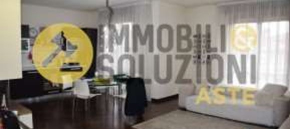 5-salle Appartement à Romano di Lombardia, Italy No. 278498 24