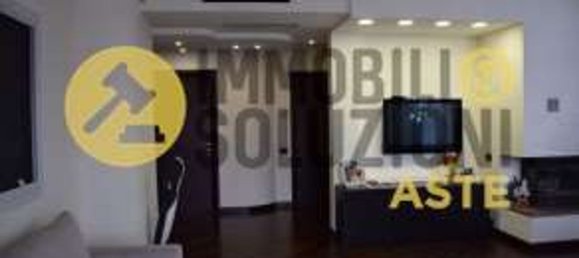 5-salle Appartement à Romano di Lombardia, Italy No. 278498 19