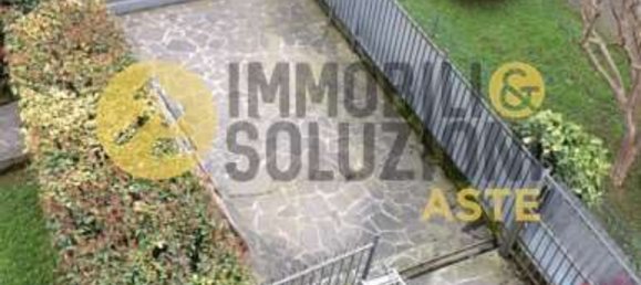 5-salle Appartement à Romano di Lombardia, Italy No. 278498 9