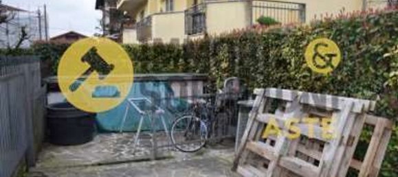 5-salle Appartement à Romano di Lombardia, Italy No. 278498 6