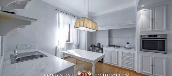 12 rooms Apartment in Florence, Italy No. 126793 32