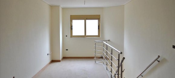 3 bedrooms Property in Alimos, Greece No. 6823 5