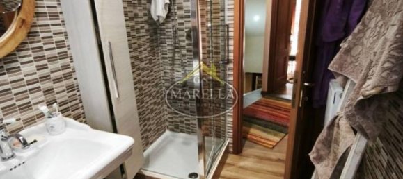 Casa de 3 divisões em Rome, Italy N.º 64077 74