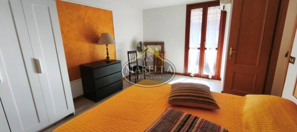 Casa de 3 divisões em Rome, Italy N.º 64077 94