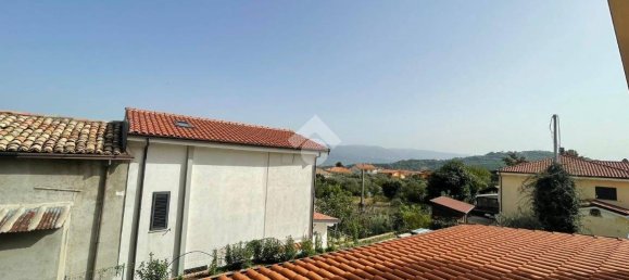 3 Schlafzimmer Doppelhaus in Marano Marchesato, Italy, Nr. 111105 11