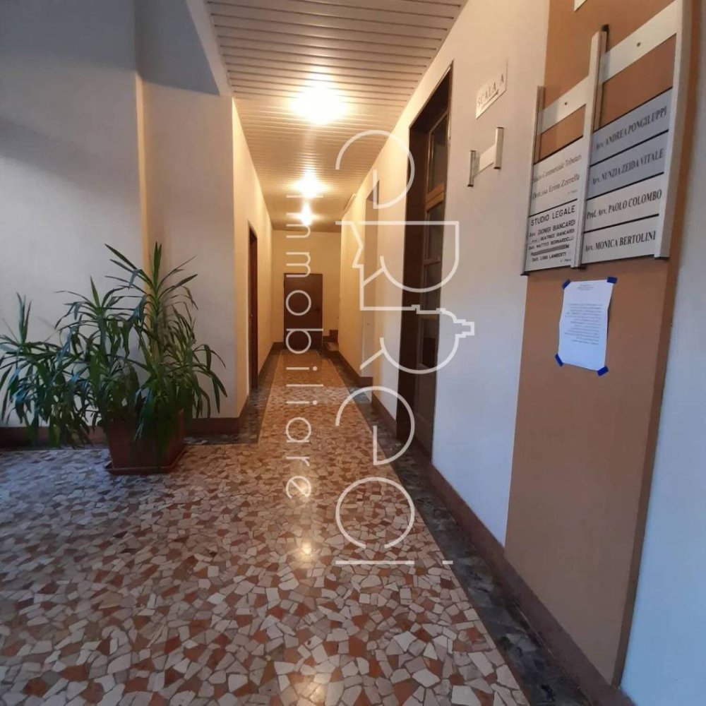 6 bedrooms Apartment in Mantua, Italy No. 346775