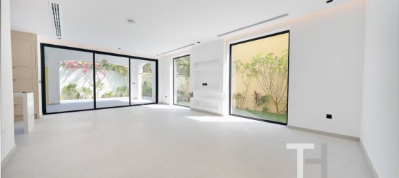 4 chambres Villa à Jumeirah Park, UAE No. 94302 3