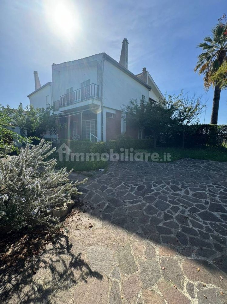 2 bedrooms Villa in Cerveteri, Italy No. 190468