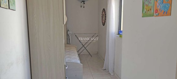 3 bedrooms Apartment in San Gwann, Malta No. 1251 6