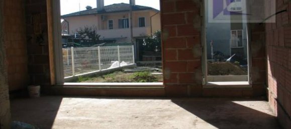 3 bedrooms Villa in Massanzago, Italy No. 269631 2