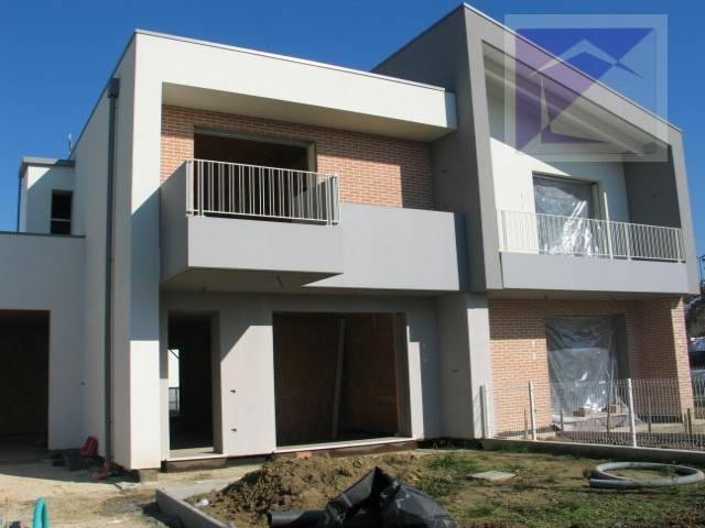 3 bedrooms Villa in Massanzago, Italy No. 269631