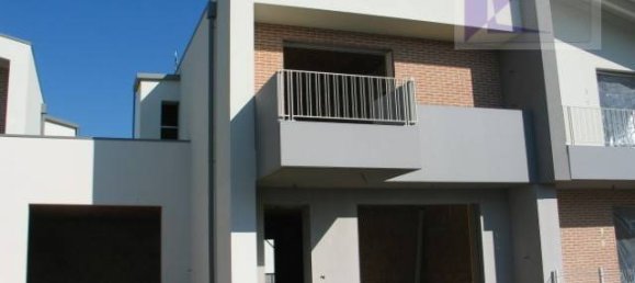 3 bedrooms Villa in Massanzago, Italy No. 269631 10