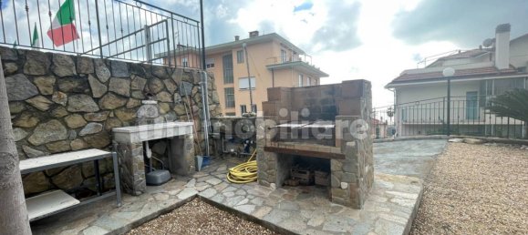 Villa de 3 dormitorios en Bordighera, Italy No. 165216 4