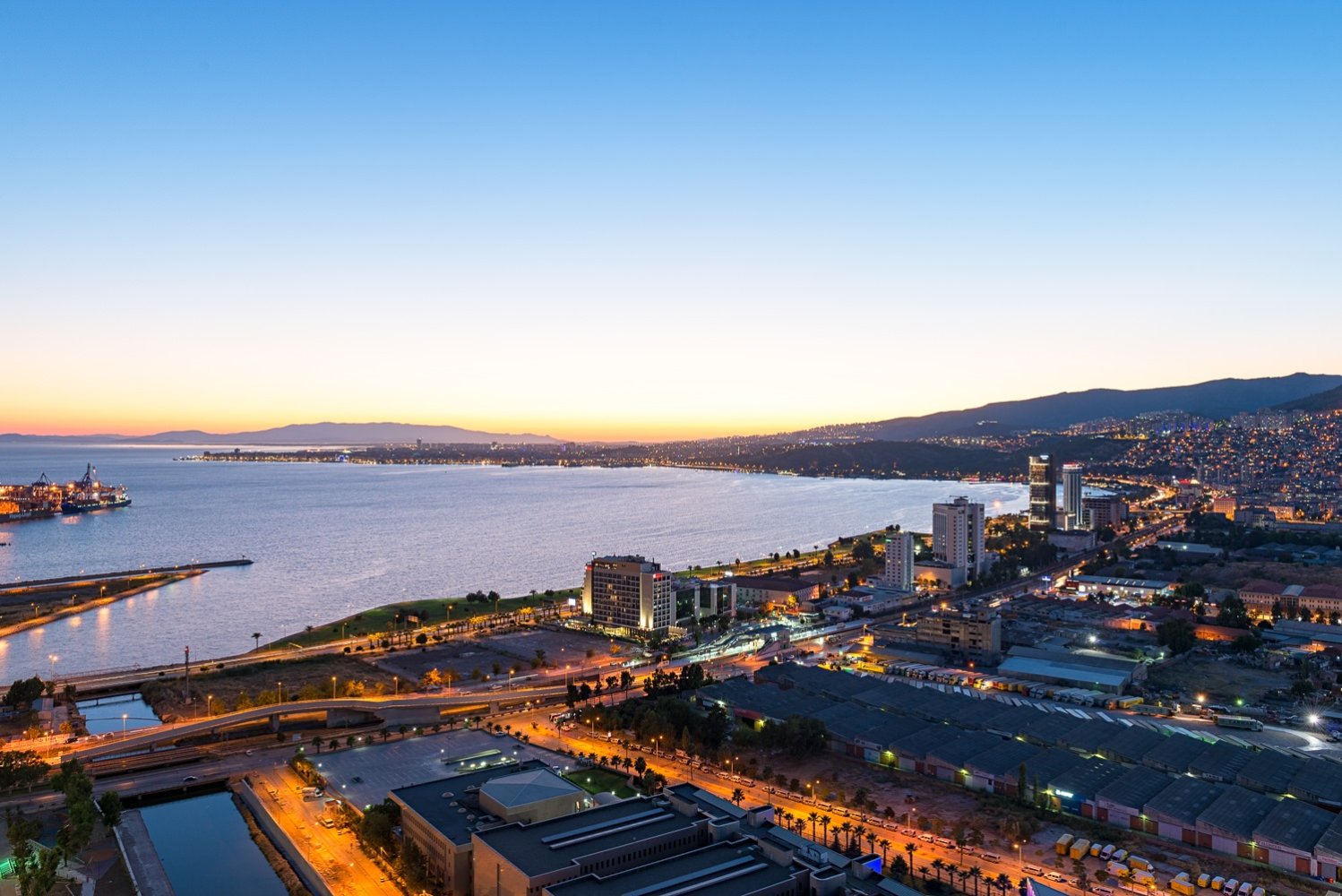 Apartment 1+1 in Izmir, Turkey No. 17573