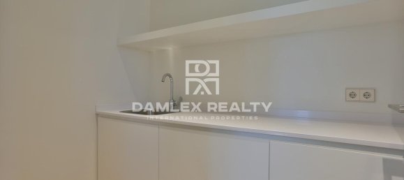 3 bedrooms Penthouse in Eixample, Spain No. 83995 23