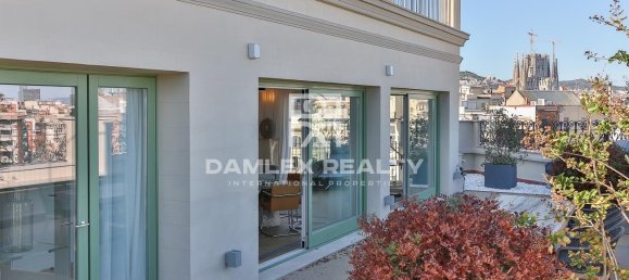 3 bedrooms Penthouse in Eixample, Spain No. 83995 17