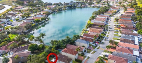 3 dormitorios villa en venta en Miami, Miami-Dade, Florida, USA № 615673 2