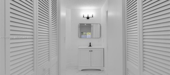 3 dormitorios villa en venta en Miami, Miami-Dade, Florida, USA № 615673 14