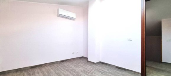 Квартира с 2 комнатами в Масса Ломбарда, Италия № 26579 36