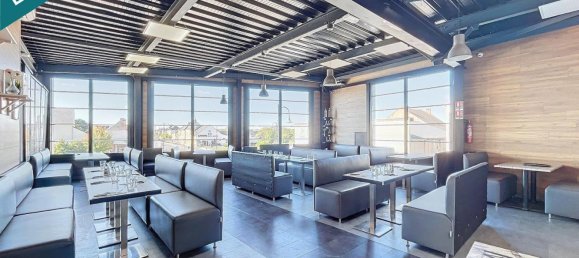 245m² Commercial property in Sorigny, France No. 239632 3