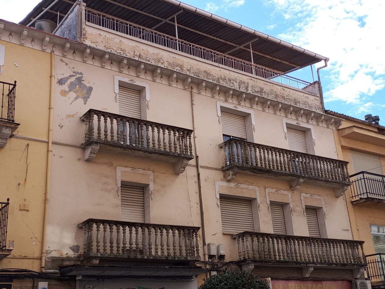 Dúplex de 9 dormitorios en Jaraíz de la Vera, Spain No. 150395