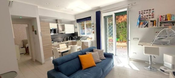 2 bedrooms Apartment in Naples, Italy No. 359247 2