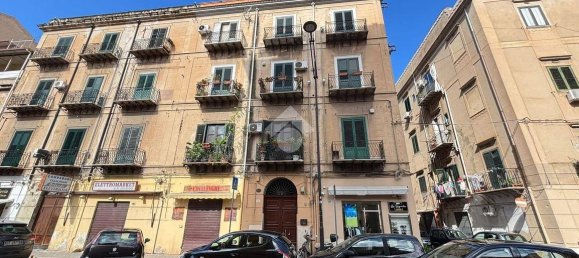 Apartamento de 3 dormitorios en Palermo, Italy No. 306086 2