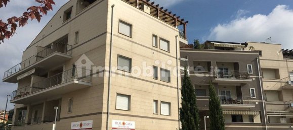 Коммерческая недвижимость с 4 комнатами в Дженцано ди Рома, Италия № 78356 18