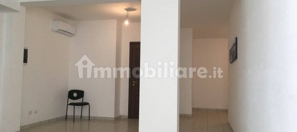 Коммерческая недвижимость с 4 комнатами в Дженцано ди Рома, Италия № 78356 4