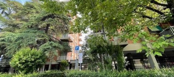 2 rooms Commercial property in Reggio Emilia, Italy No. 225317 13