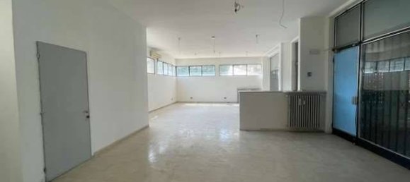 2 rooms Commercial property in Reggio Emilia, Italy No. 225317 10