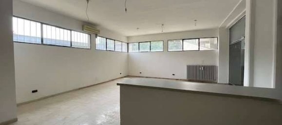 2 rooms Commercial property in Reggio Emilia, Italy No. 225317 18