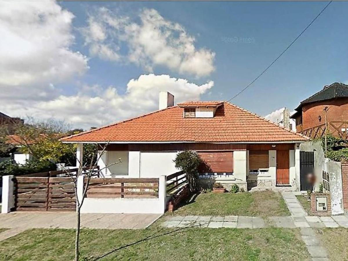 2 bedrooms House in Mar del Plata, Argentina No. 82140