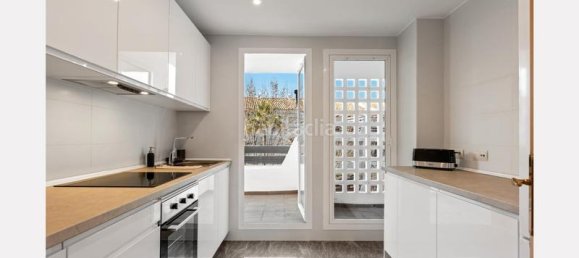 2 bedrooms Penthouse in Estepona, Spain No. 170164 13