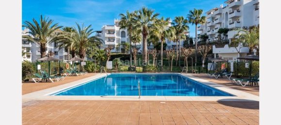 2 bedrooms Penthouse in Estepona, Spain No. 170164 3