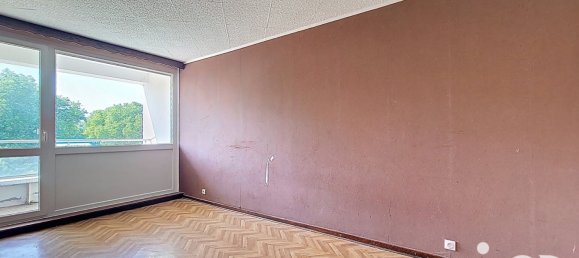 Apartamento de 4 habitaciónes en Uckange, France No. 212373 3