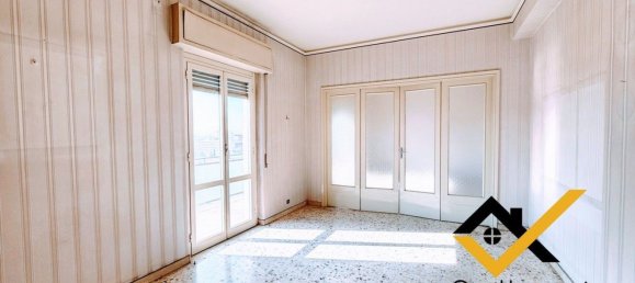 6 bedrooms Apartment in Catania, Italy No. 380137 9