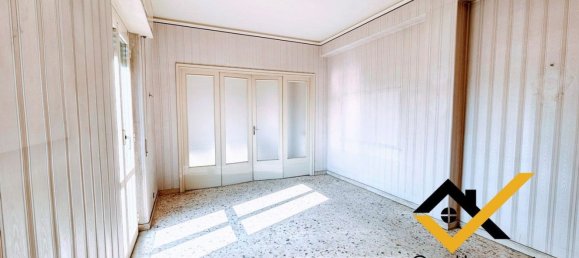 6 bedrooms Apartment in Catania, Italy No. 380137 5