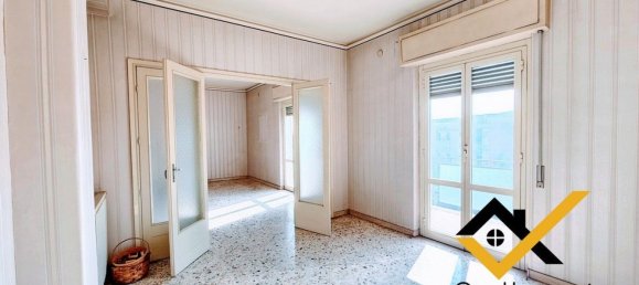 6 bedrooms Apartment in Catania, Italy No. 380137 10