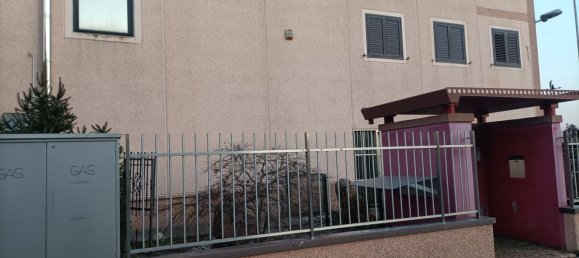 1041m² Warehouse in Gorla Maggiore, Italy No. 329667 4