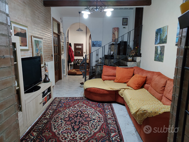 7 rooms Apartment in Catanzaro, Italy No. 257369