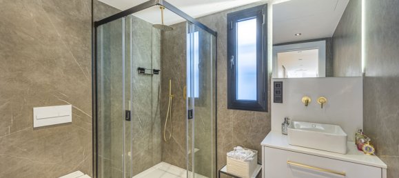 Villa de 5 dormitorios en Marbella, Spain No. 41223 24